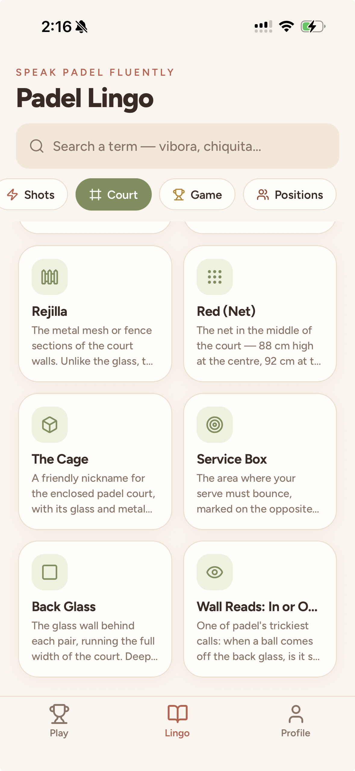 Real Padel Lingo app screen with search, categories, glossary cards and Lingo selected in the bottom navigation